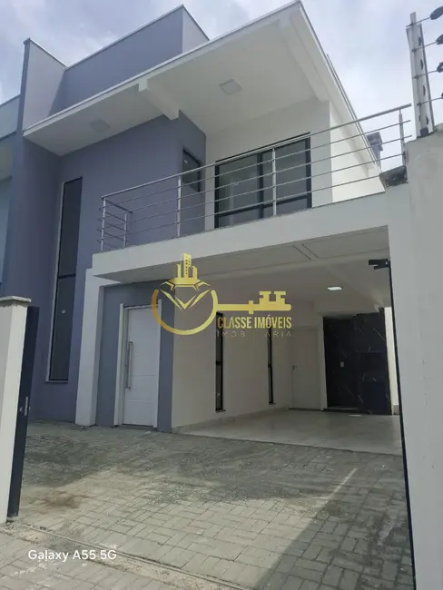 Sobrado com 3 quartos à venda, 139m2 em Penha - SC - imagem 1 Foto 1 de Sobrado com 3 quartos à venda, 139m2 em Penha - SC