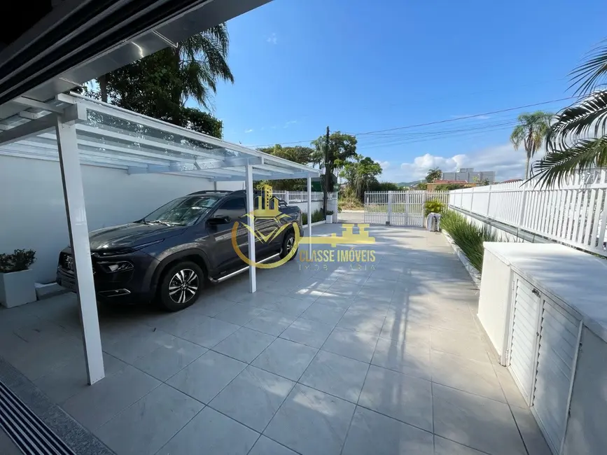 Foto 3 de Casa com 3 quartos à venda, 177m2 em Centro, Balneario Picarras - SC