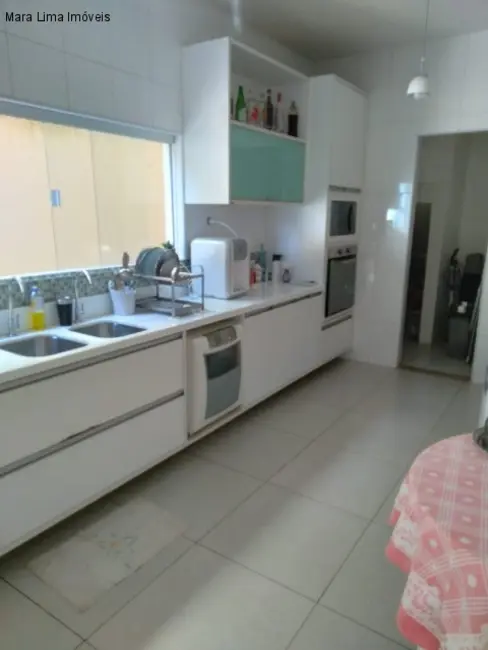 Foto 2 de Casa de Condomínio com 3 quartos à venda, 270m2 em Piatã, Salvador - BA