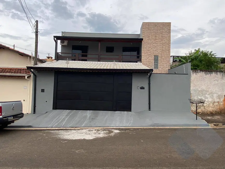 Foto 1 de Casa com 3 quartos à venda, 130m2 em Jardim Regina, Botucatu - SP