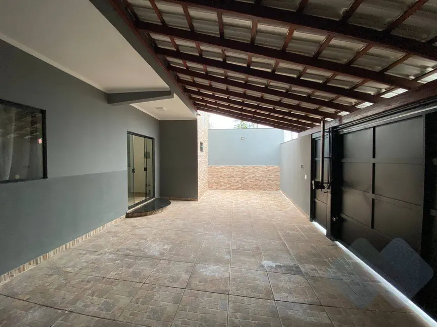 Foto 2 de Casa com 3 quartos à venda, 130m2 em Jardim Regina, Botucatu - SP