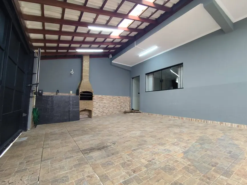 Foto 6 de Casa com 3 quartos à venda, 130m2 em Jardim Regina, Botucatu - SP