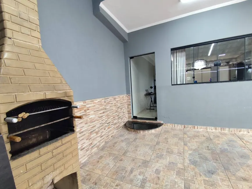 Foto 8 de Casa com 3 quartos à venda, 130m2 em Jardim Regina, Botucatu - SP