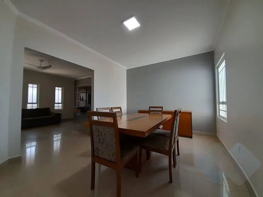 Foto 4 de Casa com 3 quartos à venda, 250m2 em Residencial Ouro Verde, Botucatu - SP
