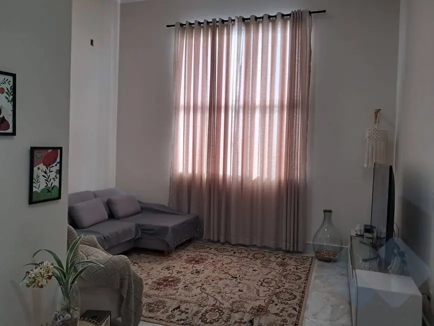 Foto 6 de Casa com 3 quartos à venda, 180m2 em Villas Paraíso, Botucatu - SP