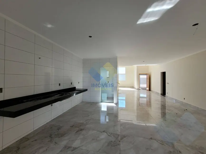 Foto 4 de Casa com 3 quartos à venda, 180m2 em Villas Paraíso, Botucatu - SP