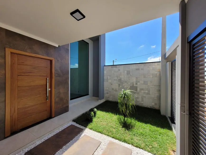 Foto 1 de Casa com 3 quartos à venda, 250m2 em Residencial Ouro Verde, Botucatu - SP