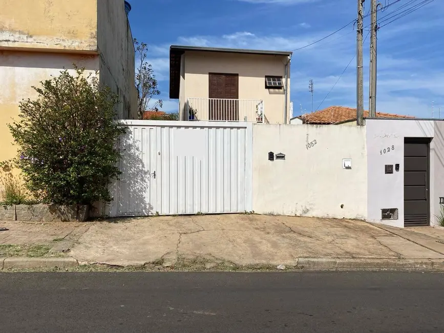 Foto 1 de Sobrado com 3 quartos à venda, 147m2 em Jardim Chácara dos Pinheiros, Botucatu - SP