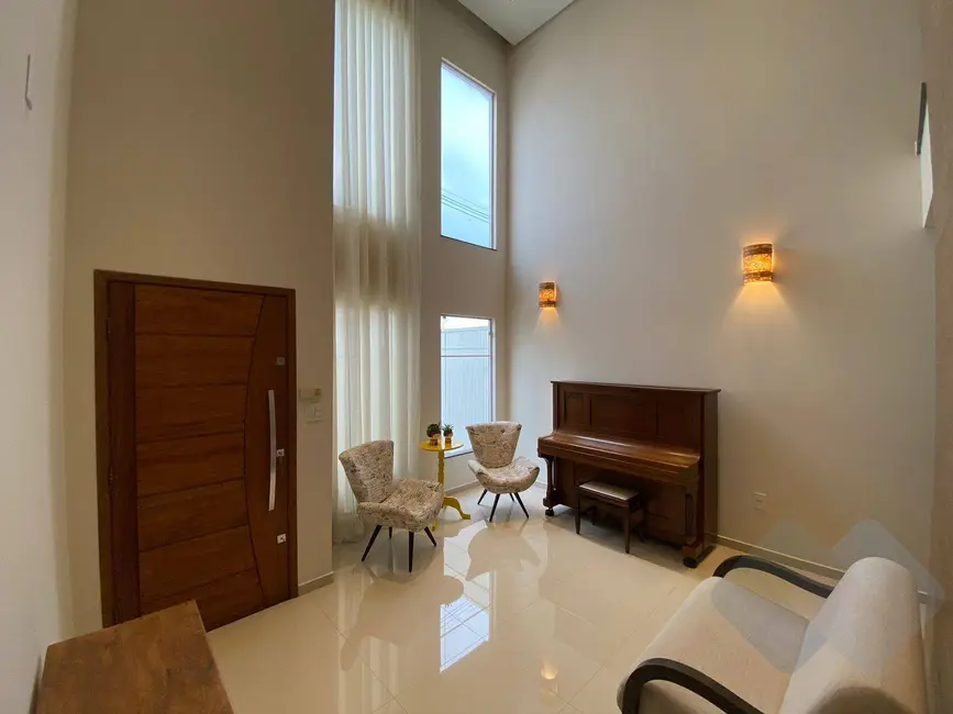 Foto 3 de Casa com 3 quartos à venda, 500m2 em Jardim Regina, Botucatu - SP