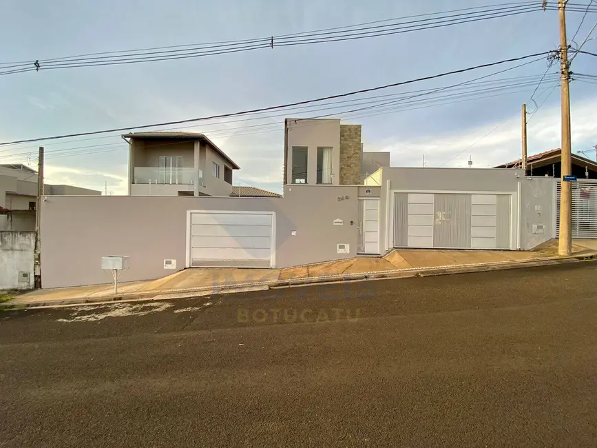 Foto 1 de Casa com 3 quartos à venda, 500m2 em Jardim Regina, Botucatu - SP