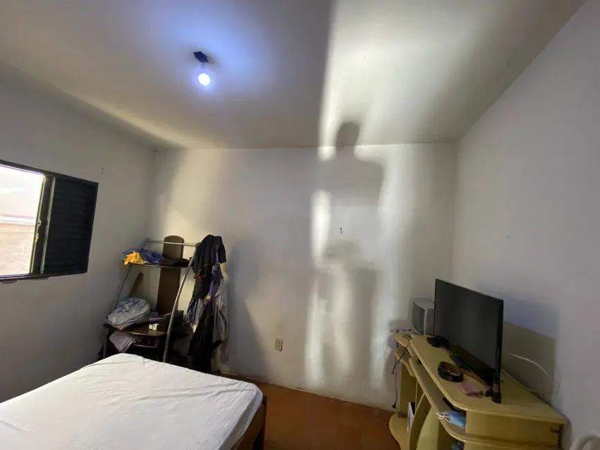 Foto 9 de Casa com 2 quartos à venda, 250m2 em Vila Nova Botucatu, Botucatu - SP