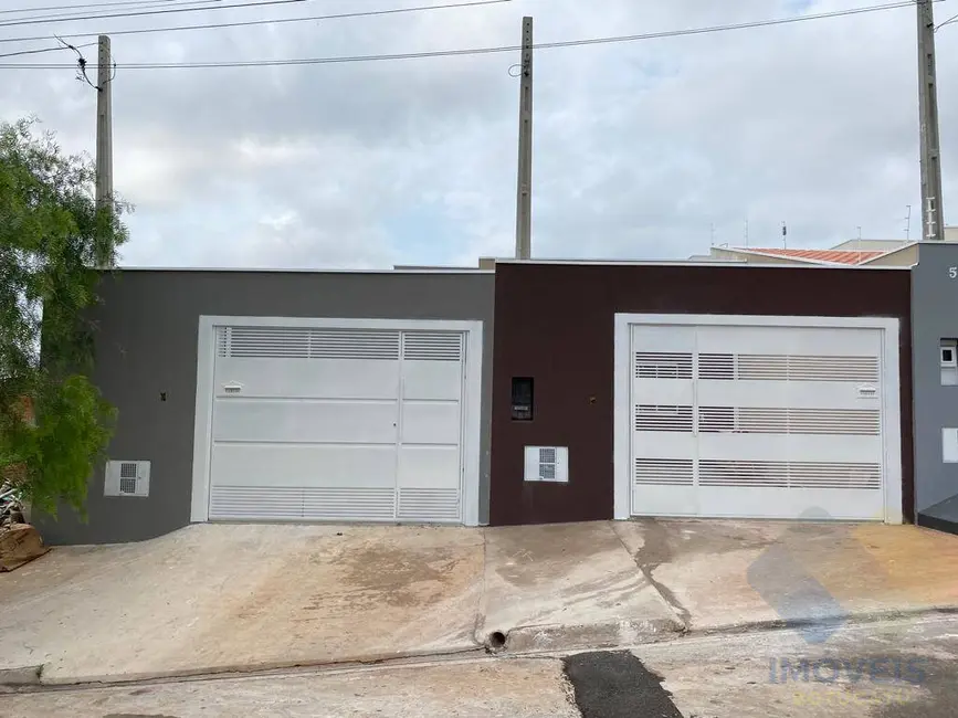 Foto 2 de Casa com 2 quartos à venda, 125m2 em Residencial Lívia, Botucatu - SP