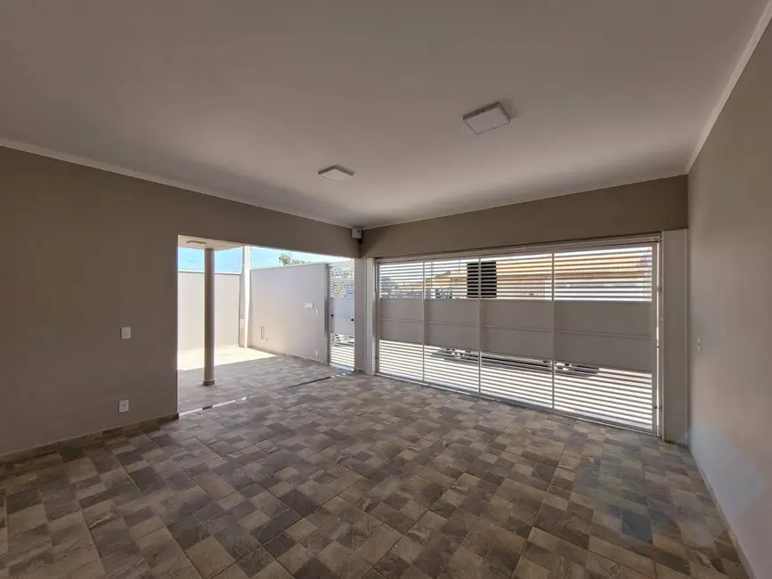 Foto 2 de Casa com 3 quartos à venda, 156m2 em Residencial Lívia, Botucatu - SP