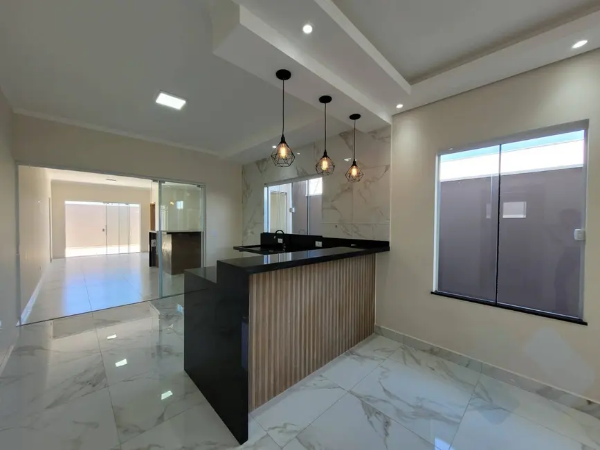 Foto 1 de Casa com 3 quartos à venda, 156m2 em Residencial Lívia, Botucatu - SP