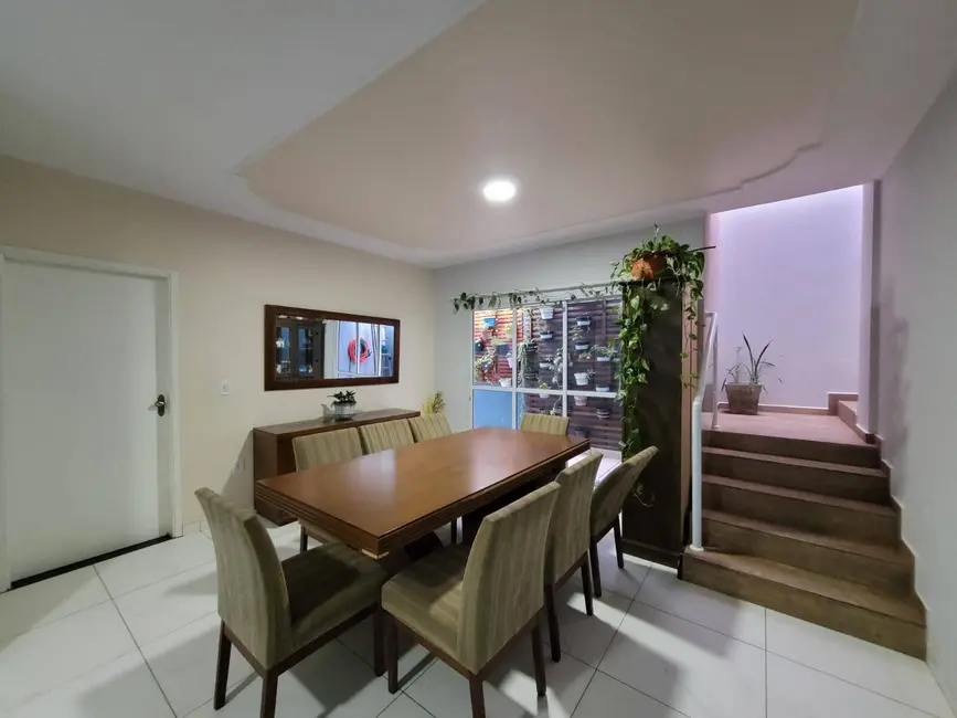Foto 2 de Sobrado com 3 quartos à venda, 250m2 em Vila Assumpção, Botucatu - SP