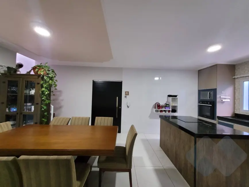 Foto 6 de Sobrado com 3 quartos à venda, 250m2 em Vila Assumpção, Botucatu - SP