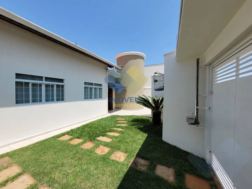 Foto 2 de Casa com 3 quartos à venda, 375m2 em Jardim Cambuí, Botucatu - SP
