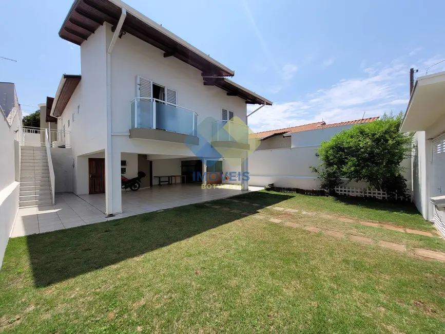 Foto 1 de Casa com 3 quartos à venda, 375m2 em Jardim Cambuí, Botucatu - SP