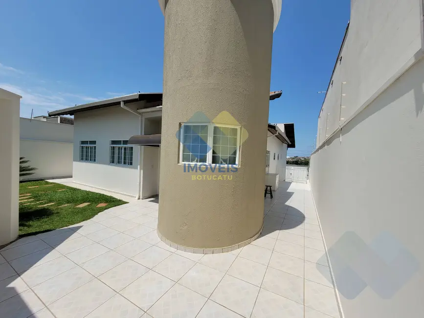 Foto 3 de Casa com 3 quartos à venda, 375m2 em Jardim Cambuí, Botucatu - SP
