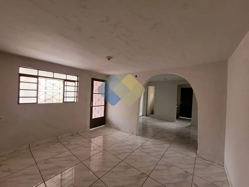 Foto 2 de Casa com 4 quartos à venda, 200m2 em Botucatu - SP