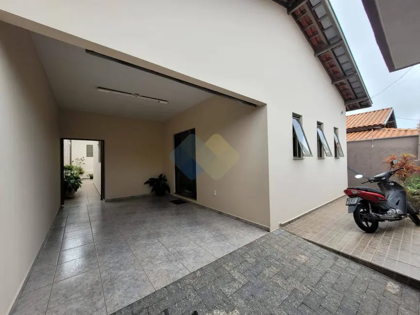 Foto 1 de Casa com 2 quartos à venda, 200m2 em Jardim Bandeirantes, Botucatu - SP