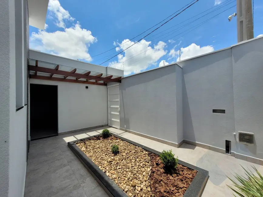 Foto 2 de Casa com 2 quartos à venda, 313m2 em Villas Paraíso, Botucatu - SP