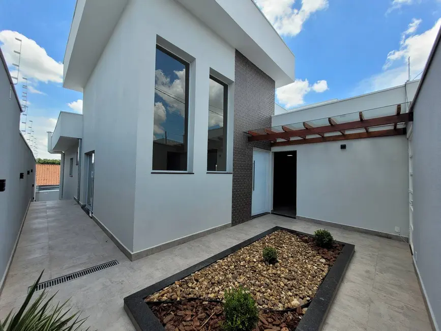 Foto 1 de Casa com 2 quartos à venda, 313m2 em Villas Paraíso, Botucatu - SP