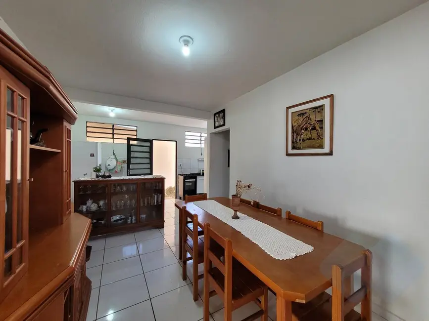 Foto 3 de Casa com 3 quartos à venda, 250m2 em Jardim Paraíso, Botucatu - SP