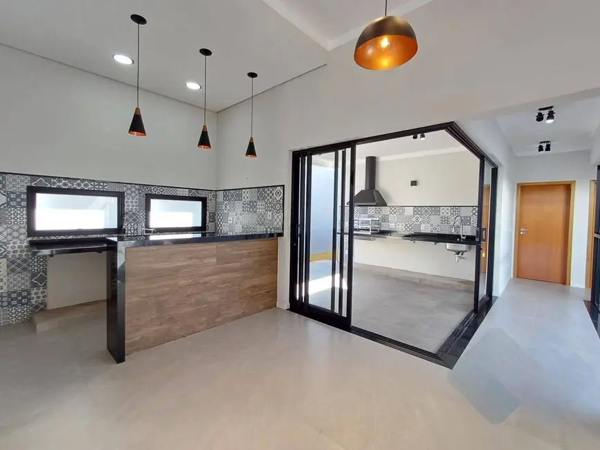 Foto 4 de Casa com 3 quartos à venda, 250m2 em Jardim Chácara dos Pinheiros, Botucatu - SP