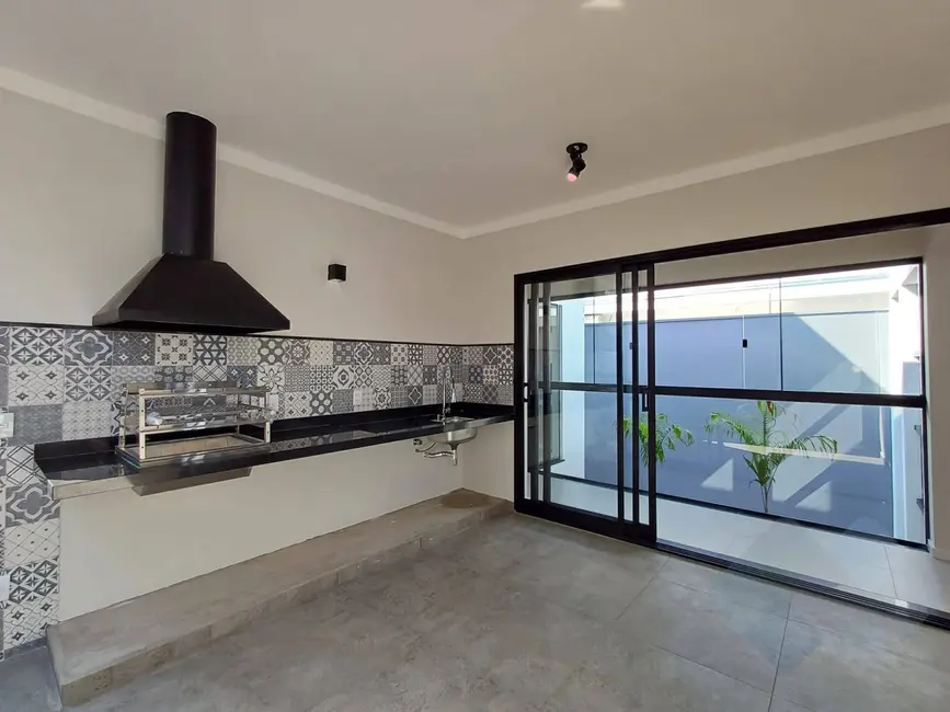 Foto 3 de Casa com 3 quartos à venda, 250m2 em Jardim Chácara dos Pinheiros, Botucatu - SP