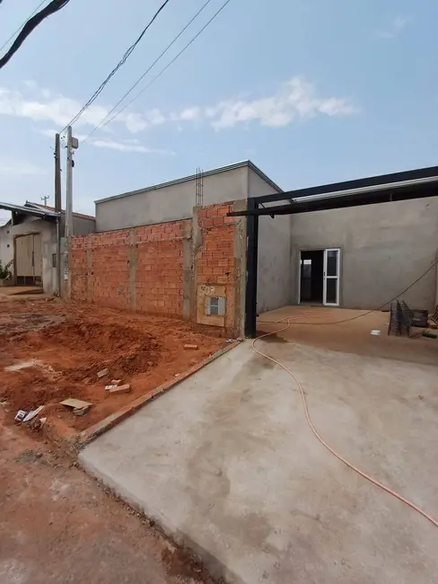 Foto 2 de Casa com 2 quartos à venda, 130m2 em Residencial Ouro Verde, Botucatu - SP