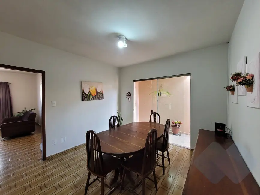 Foto 4 de Casa com 3 quartos à venda, 250m2 em Jardim Paraíso, Botucatu - SP