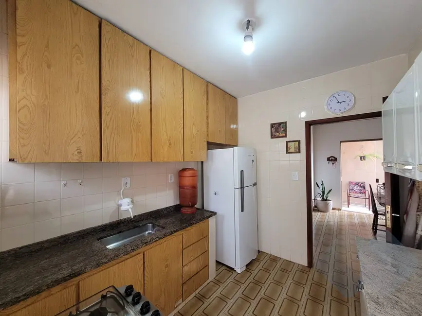 Foto 7 de Casa com 3 quartos à venda, 250m2 em Jardim Paraíso, Botucatu - SP