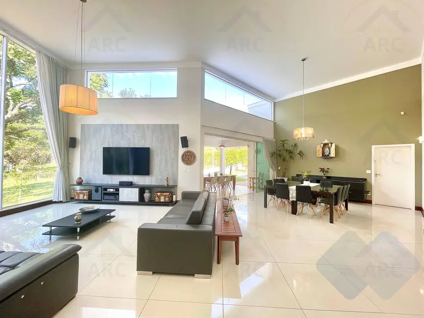 Foto 2 de Casa de Condomínio com 3 quartos à venda, 1440m2 em Vale do Sol, Botucatu - SP