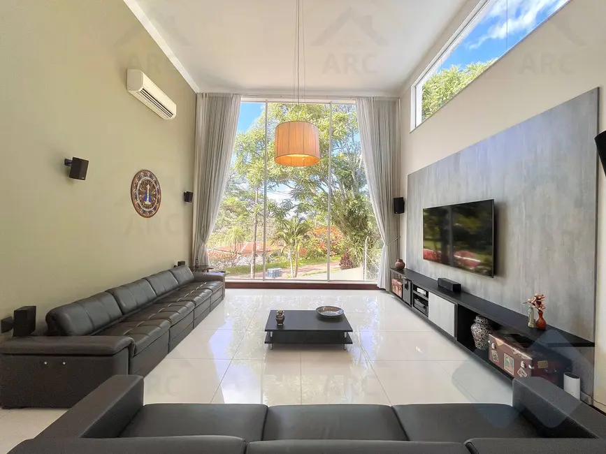 Foto 3 de Casa de Condomínio com 3 quartos à venda, 1440m2 em Vale do Sol, Botucatu - SP