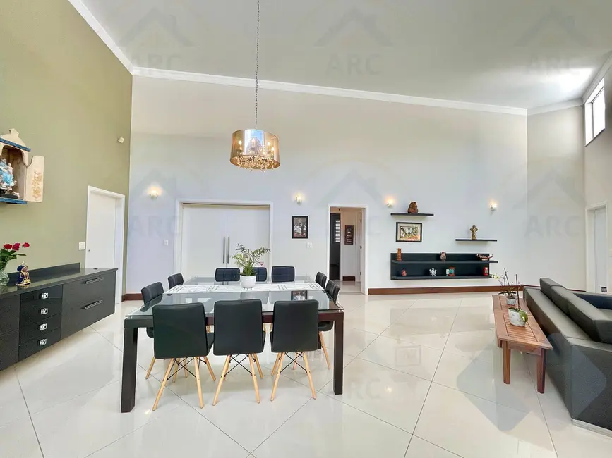 Foto 5 de Casa de Condomínio com 3 quartos à venda, 1440m2 em Vale do Sol, Botucatu - SP