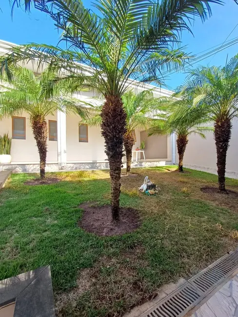 Foto 6 de Casa com 3 quartos à venda, 409m2 em Jardim Ipyranga, Botucatu - SP