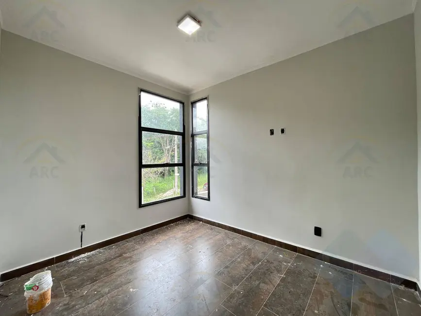 Foto 8 de Sobrado com 3 quartos à venda, 190m2 em Jardim Ypê, Botucatu - SP