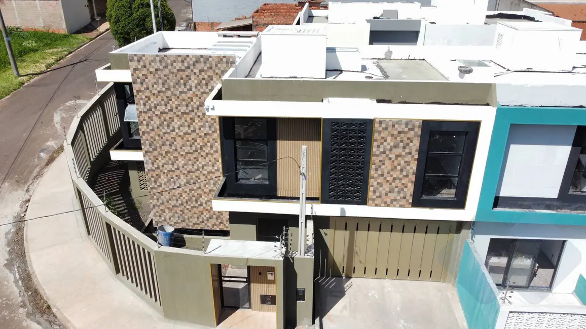 Foto 2 de Sobrado com 3 quartos à venda, 190m2 em Jardim Ypê, Botucatu - SP