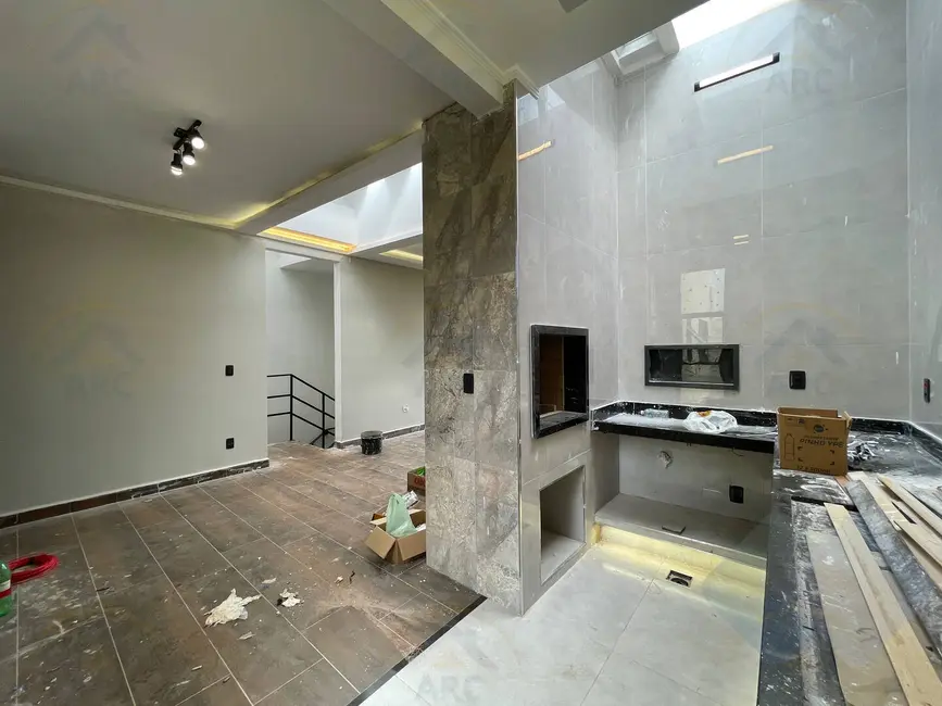 Foto 6 de Sobrado com 3 quartos à venda, 190m2 em Jardim Ypê, Botucatu - SP