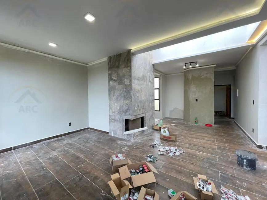 Foto 5 de Sobrado com 3 quartos à venda, 190m2 em Jardim Ypê, Botucatu - SP