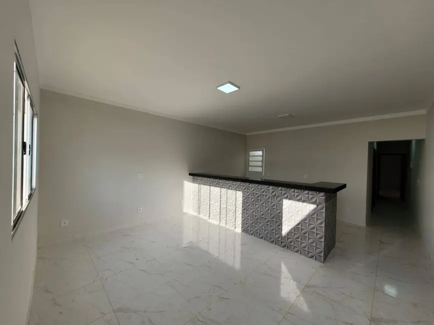 Foto 1 de Casa com 2 quartos à venda, 125m2 em Jardim Iolanda, Botucatu - SP