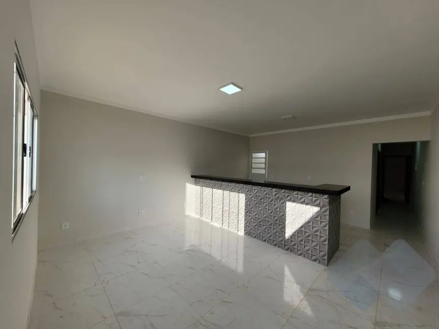 Foto 3 de Casa com 2 quartos à venda, 125m2 em Jardim Iolanda, Botucatu - SP