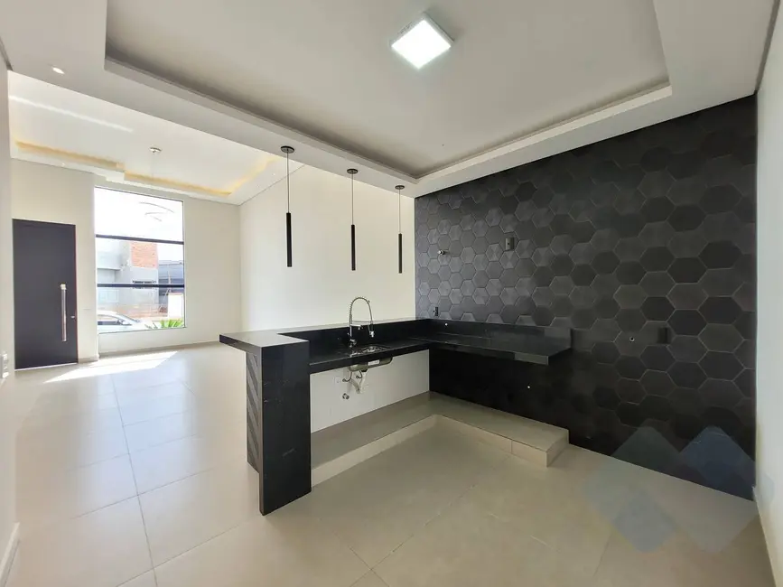 Foto 2 de Casa com 3 quartos à venda, 260m2 em Botucatu - SP