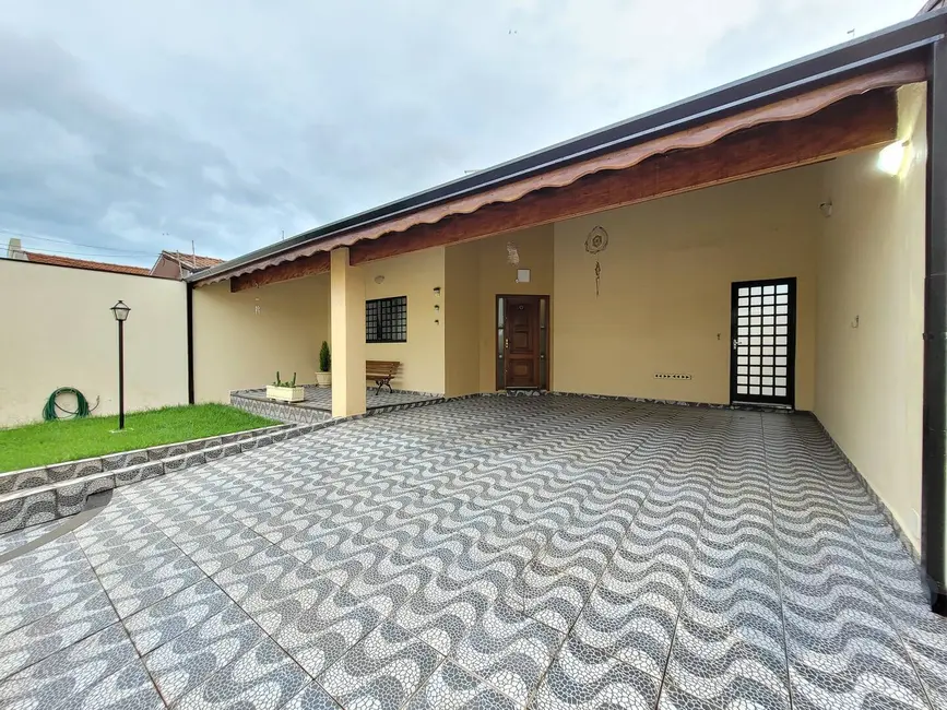 Foto 2 de Casa com 4 quartos à venda, 350m2 em Recanto Azul, Botucatu - SP