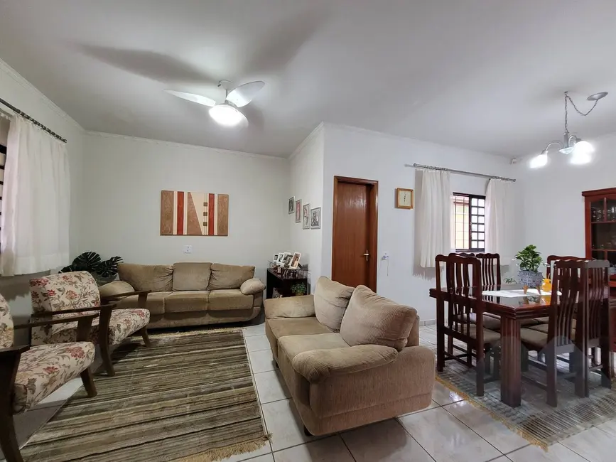 Foto 6 de Casa com 4 quartos à venda, 350m2 em Recanto Azul, Botucatu - SP