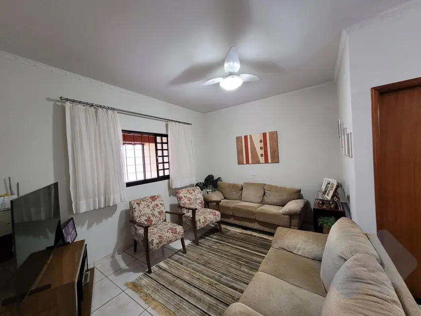 Foto 4 de Casa com 4 quartos à venda, 350m2 em Recanto Azul, Botucatu - SP