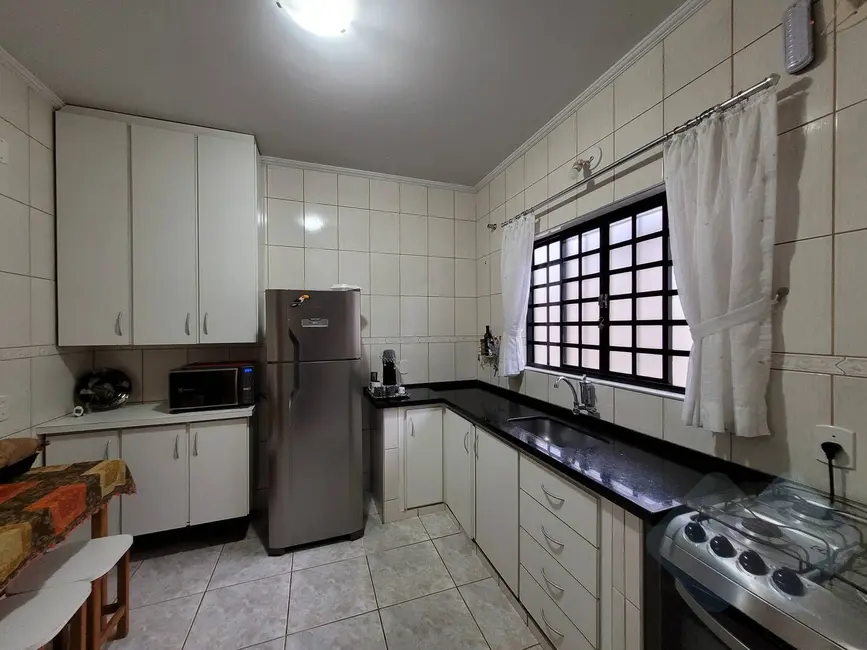 Foto 9 de Casa com 4 quartos à venda, 350m2 em Recanto Azul, Botucatu - SP