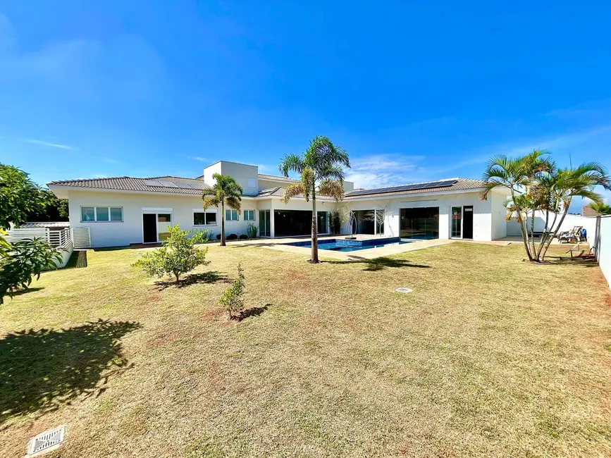 Foto 2 de Casa com 5 quartos à venda em Residencial Parque Laguna I, Botucatu - SP