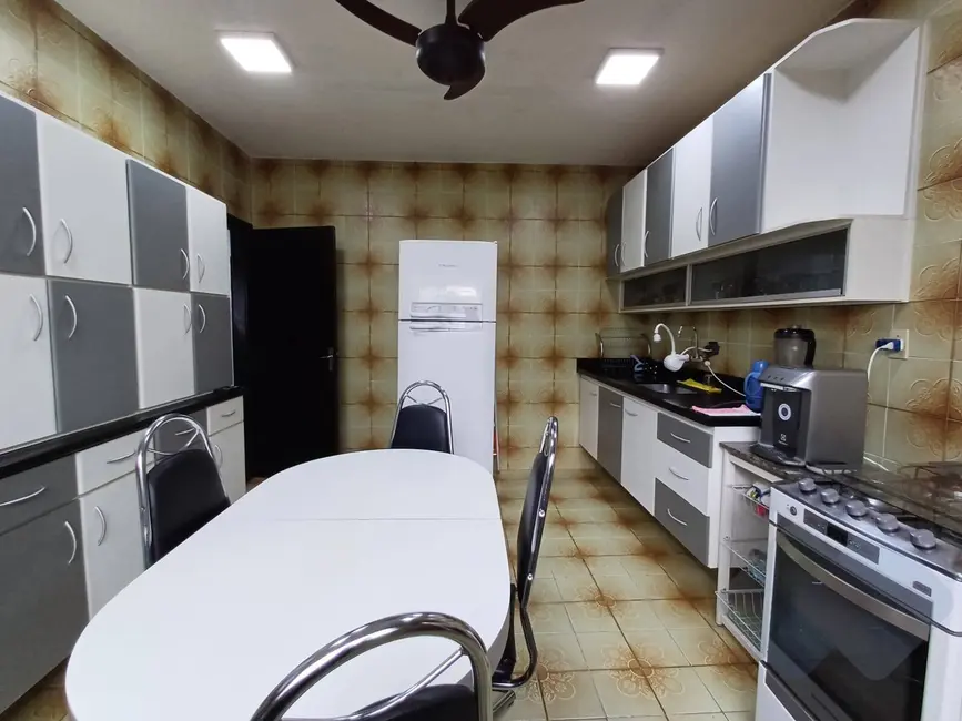 Foto 9 de Casa com 3 quartos à venda, 195m2 em Jardim Paraíso II, Botucatu - SP